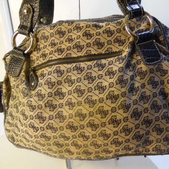 Guess Monogram Canvas & black Leather Shoulder Bag - Picture 3 of 8